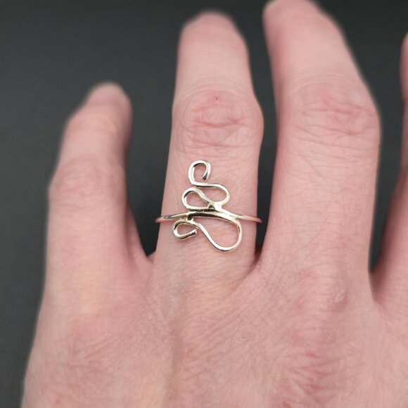 Size 8.25 Sterling Silver Freeform Style Handmade Band Ring A7139 - Picture 3 of 7